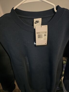 Nike Women's Dark Navy Crewneck Sweatshirt